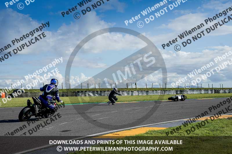 anglesey no limits trackday;anglesey photographs;anglesey trackday photographs;enduro digital images;event digital images;eventdigitalimages;no limits trackdays;peter wileman photography;racing digital images;trac mon;trackday digital images;trackday photos;ty croes